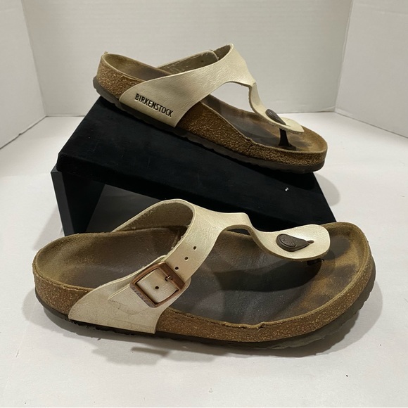 Birkenstock Shoes - BIRKENSTOCK Gizeh Thong Sandals Metallic Gold EU 36